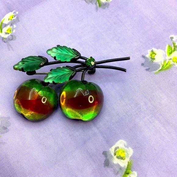 Antique Vintage Cherry Brooch with Green and Red Art Glass - Picture 3 of 6